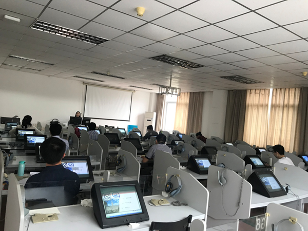 9 吴雅琦老师为304永利集团（武汉）公派出国教师开展国别培训_副本.png